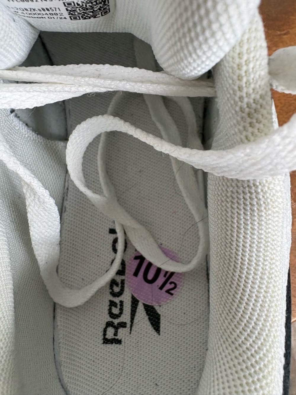Reebok White Sneakers with Black Logo - Picture 2 of 6